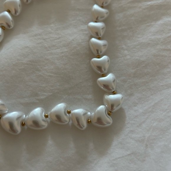 New pearl hearts statement necklace 😍 - Picture 2 of 2